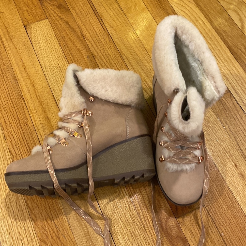 Jcrew Nordic wedge boot. Gently used. Pale pink with Rose gold laces.